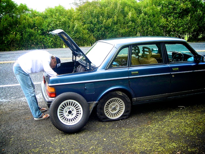 NZ Volvo Flat.JPG (218651 bytes)
